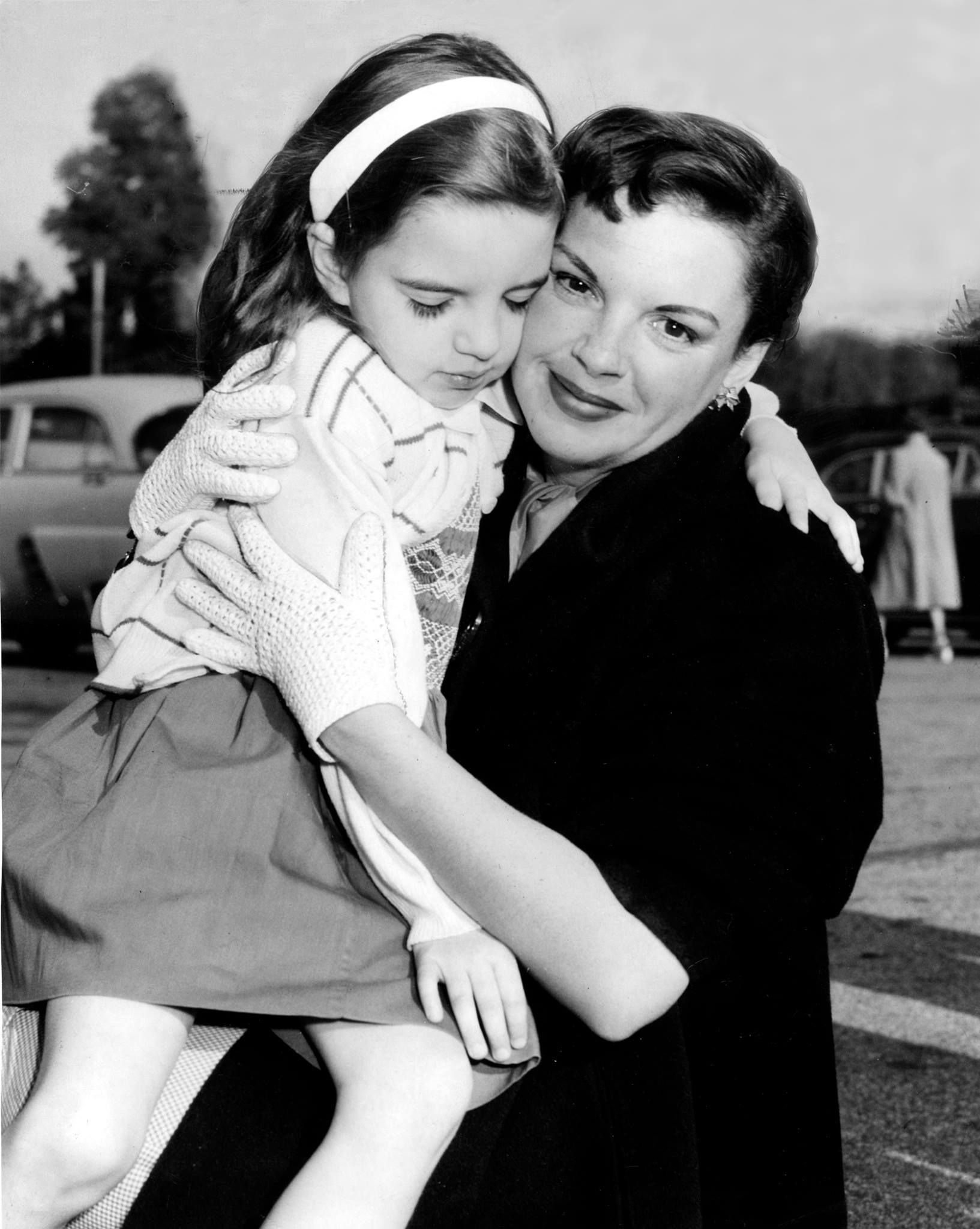 Judy Garland with daughter Liza Minnelli, 1952
