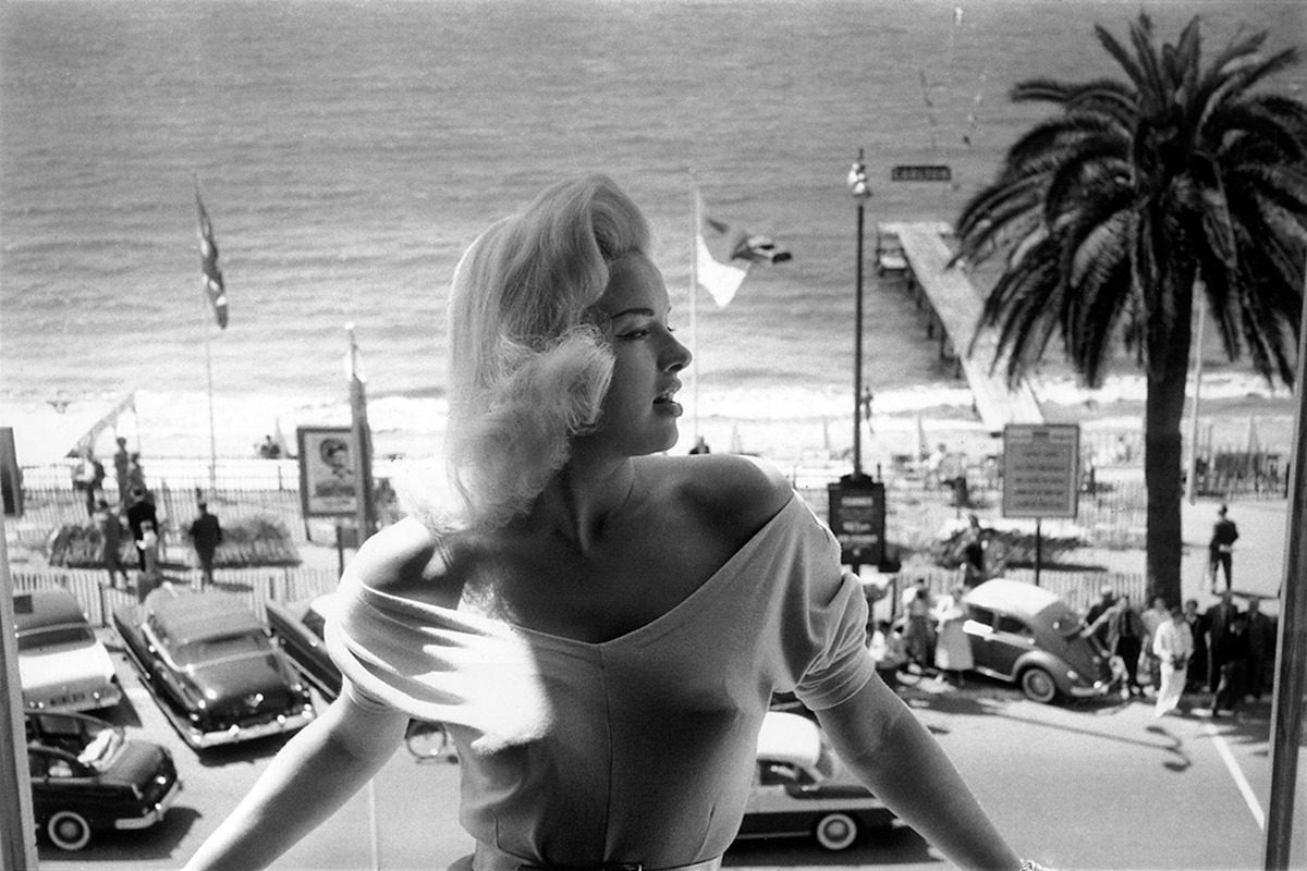 Diana Dors : Cannes, 1956.