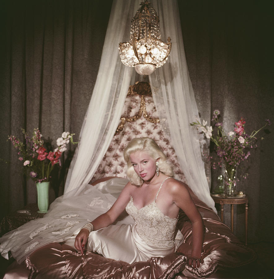 Diana Dors, 1955
