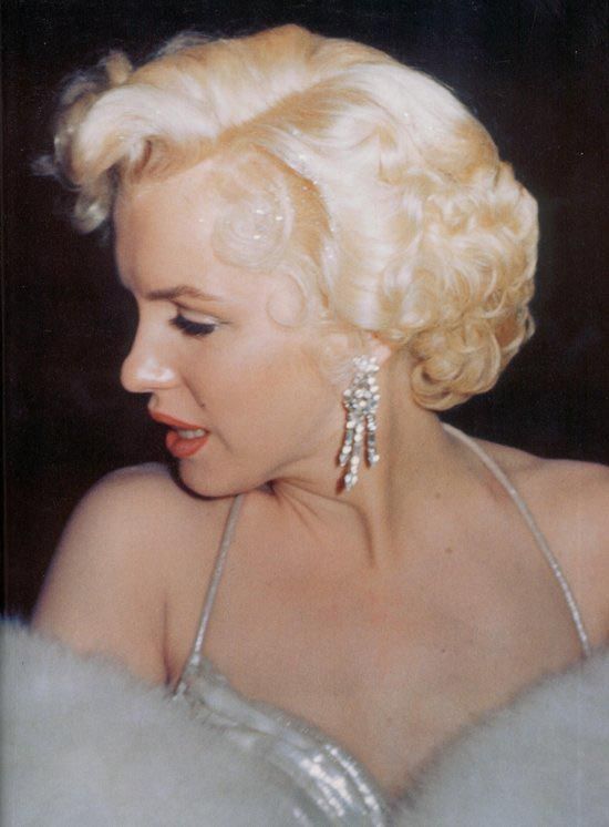 Marilyn Monroe  in Beverly Hills Hotel, LA, 1954