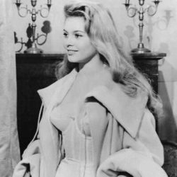 Brigitte-Bardot-in-MADEMOISELLE-STRIPTEASE-1956.