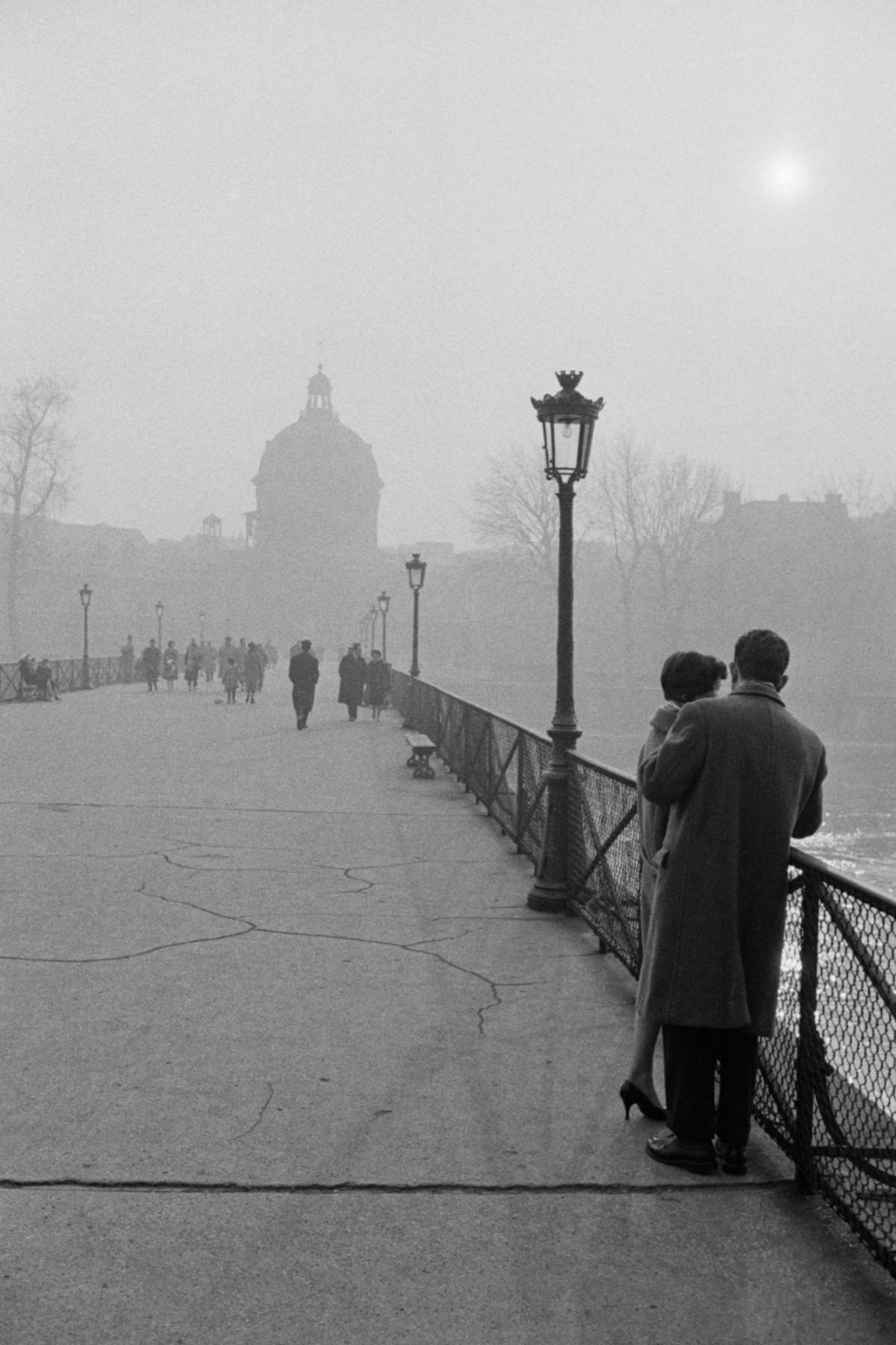 street scenes of Paris in the 1950s