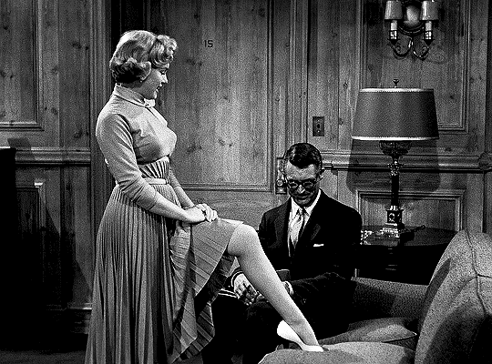 MARILYN MONROE as Miss Lois Laurel in MONKEY BUSINESS (1952) dir. Howard Hawks…