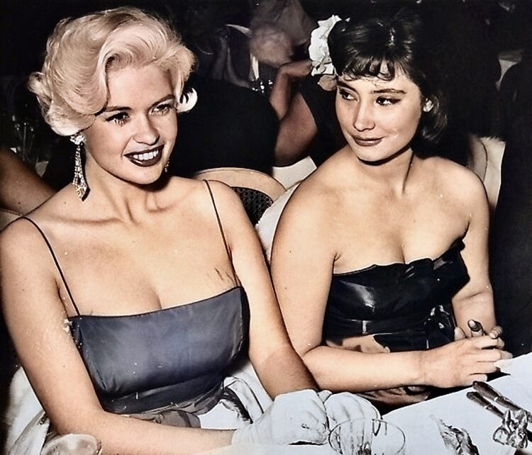 Jayne Mansfield and Tatyana Samoylova at an event for Letyat zhuravli (1957).